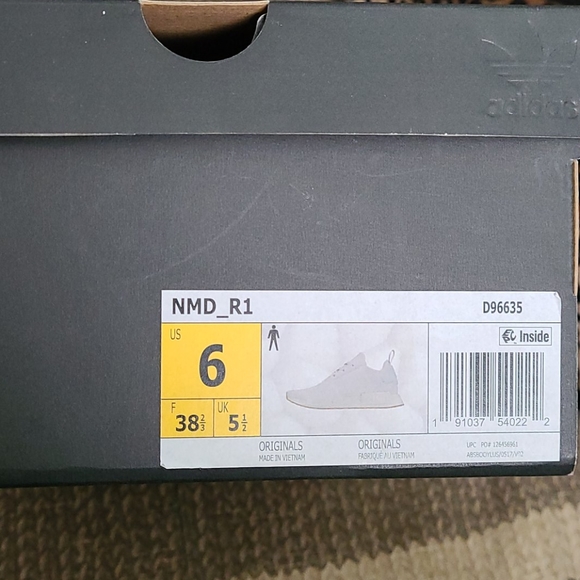 Adidas - Picture 6 of 7